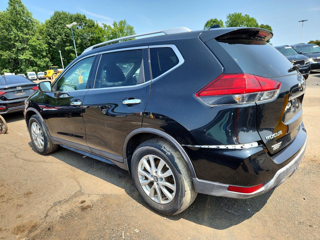 2017 NISSAN ROGUE SV — снимка 2