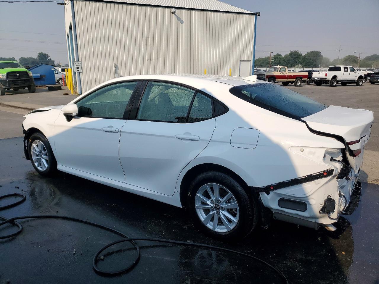 2025 TOYOTA CAMRY LE — снимка 2