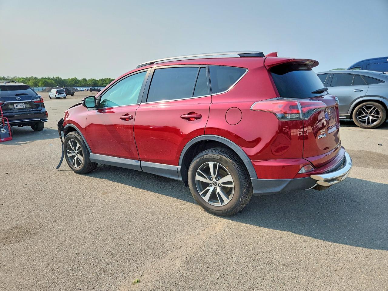 2018 TOYOTA RAV4 XLE — снимка 2