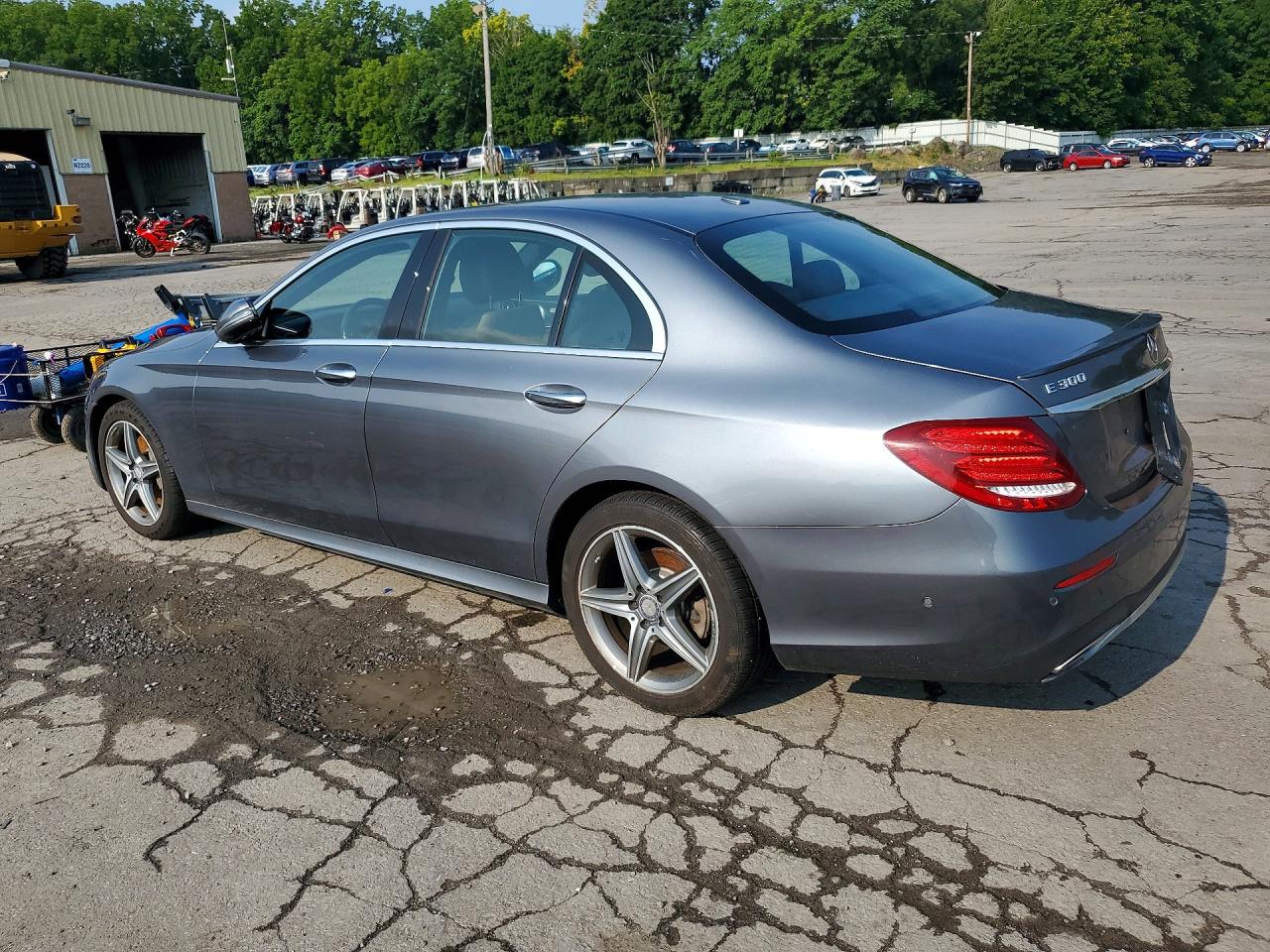 2017 MERCEDES-BENZ E 300 4MATIC — снимка 2