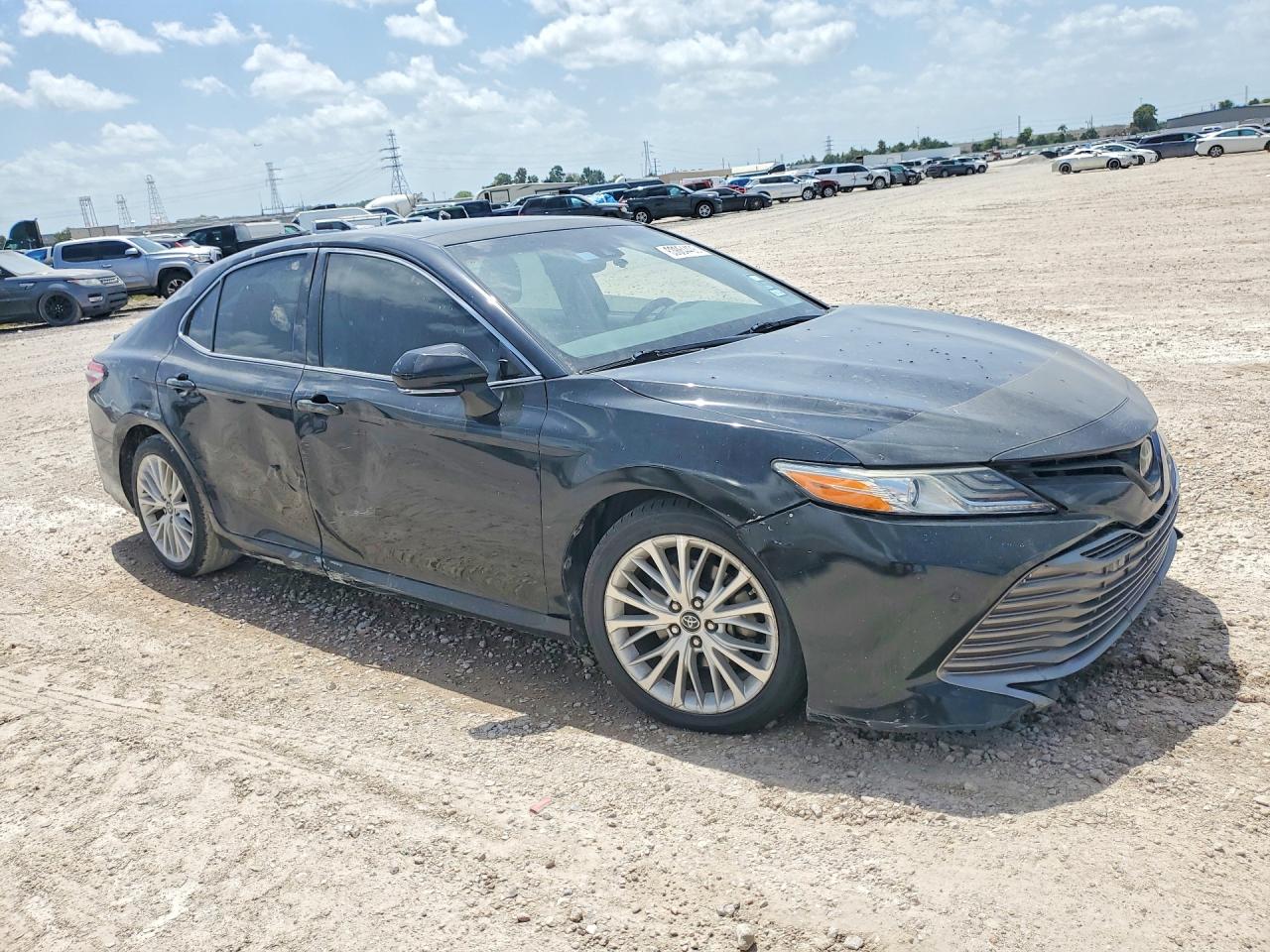 2018 TOYOTA CAMRY XLE — снимка 4