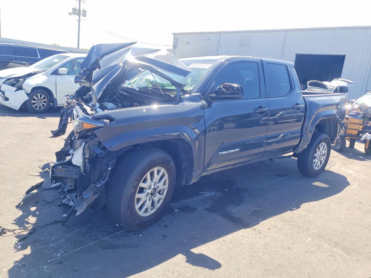 2025 TOYOTA TACOMA SR5