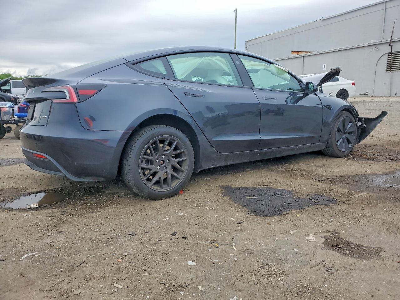 2025 TESLA MODEL 3 — снимка 3