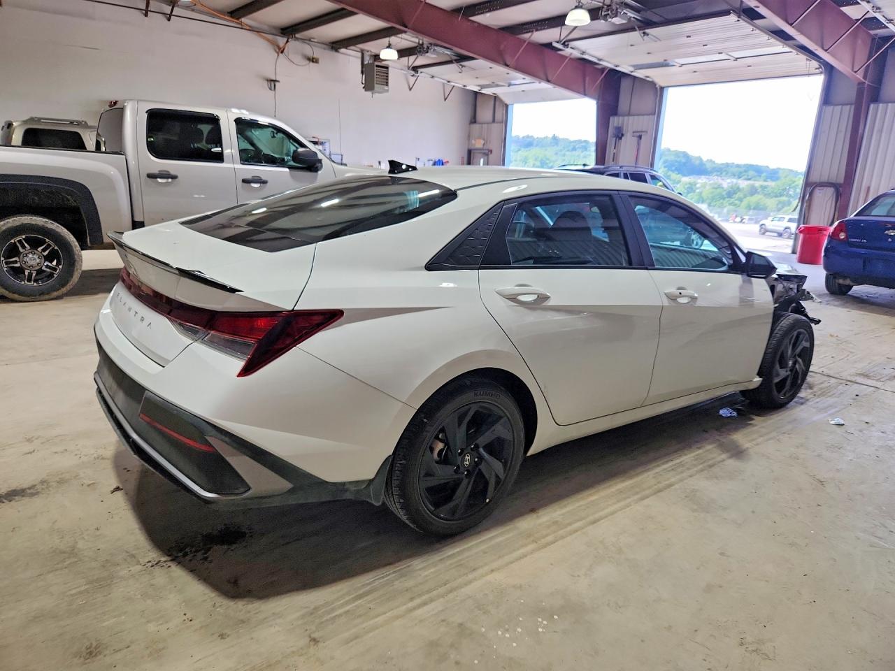 2026 HYUNDAI ELANTRA SEL SPORT — снимка 3