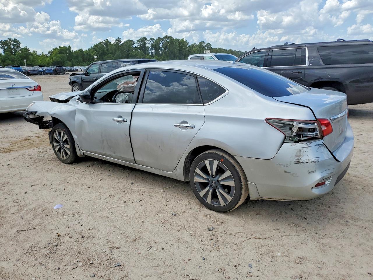 2019 NISSAN SENTRA SV — снимка 2