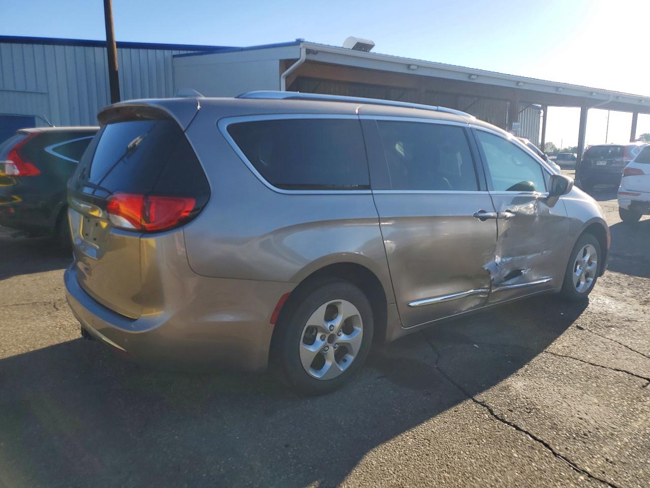 2017 CHRYSLER PACIFICA TOURING L PLUS — снимка 3