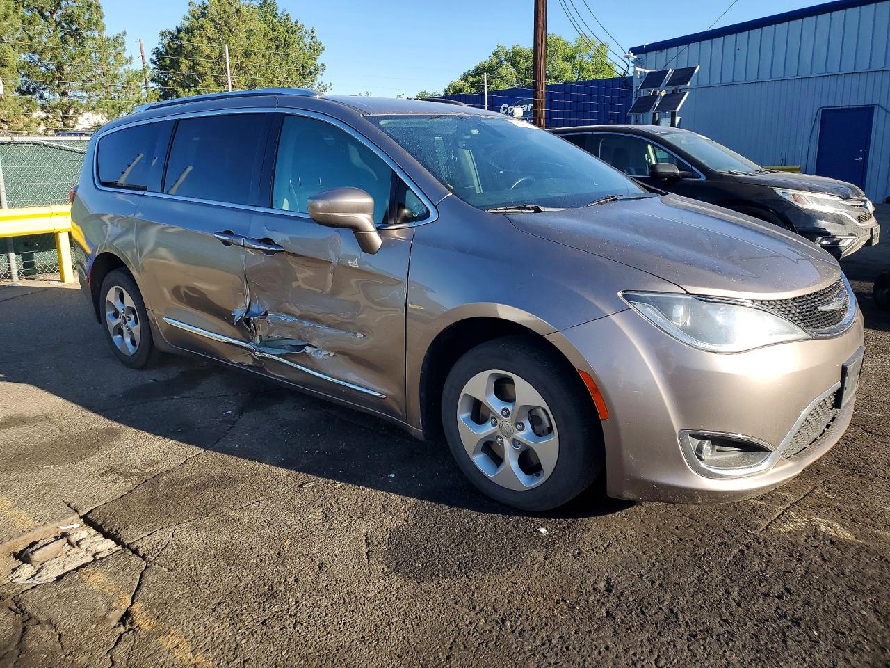 2017 CHRYSLER PACIFICA TOURING L PLUS — снимка 4