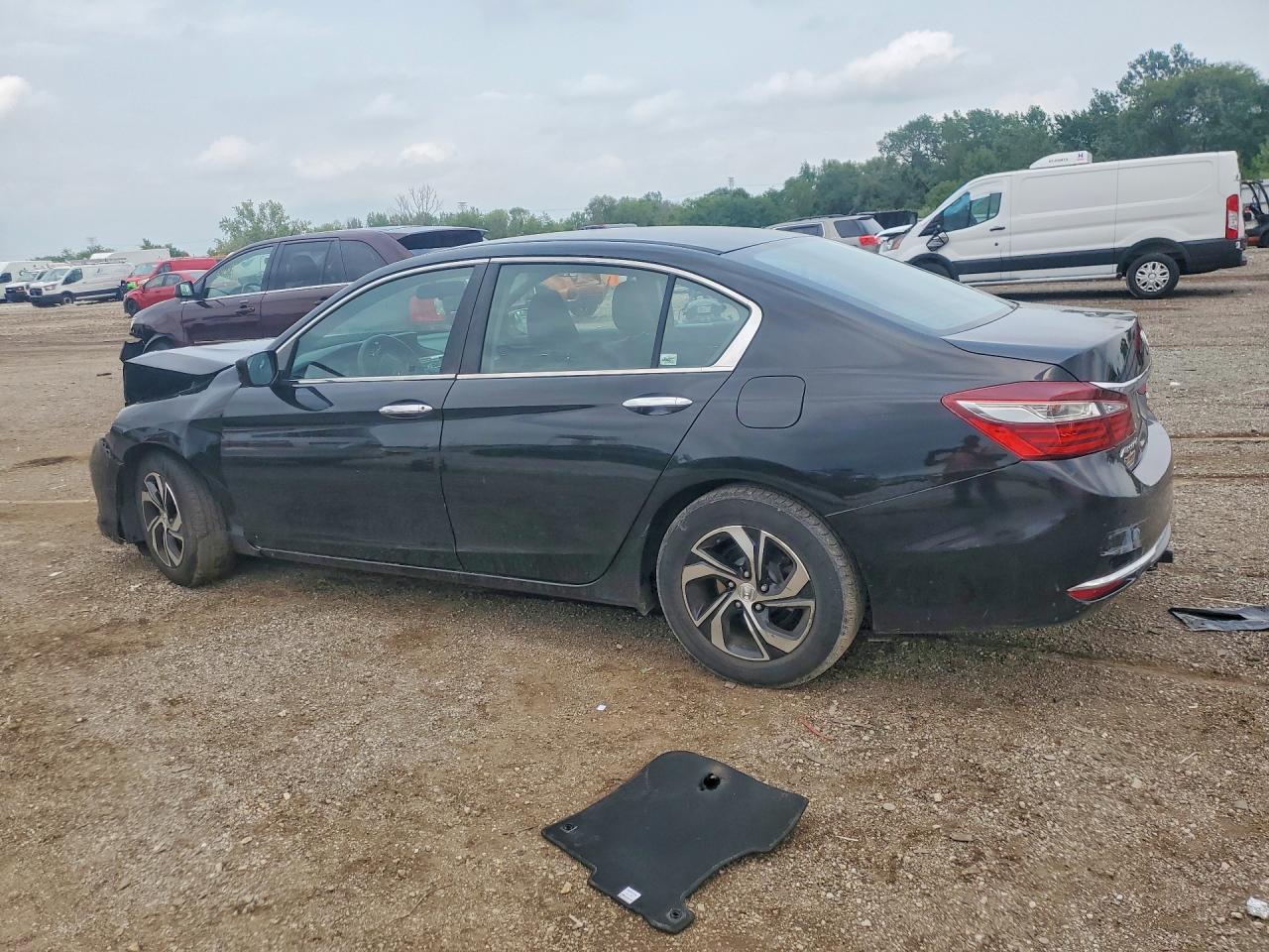 2017 HONDA ACCORD LX — снимка 2