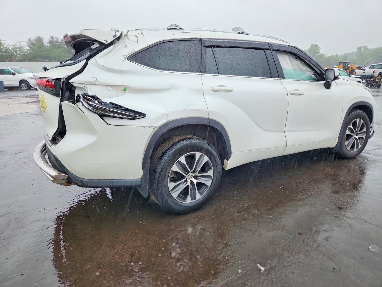 2020 TOYOTA HIGHLANDER XLE — снимка 3