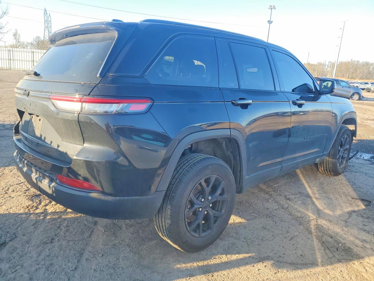2024 JEEP GRAND CHEROKEE LAREDO — снимка 3