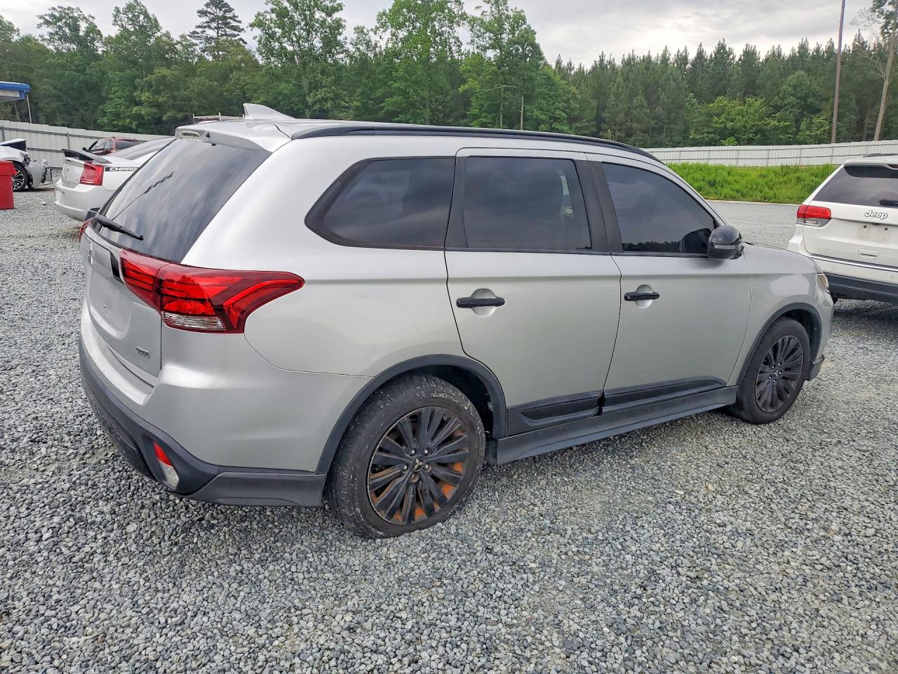 2020 MITSUBISHI OUTLANDER SE — снимка 3