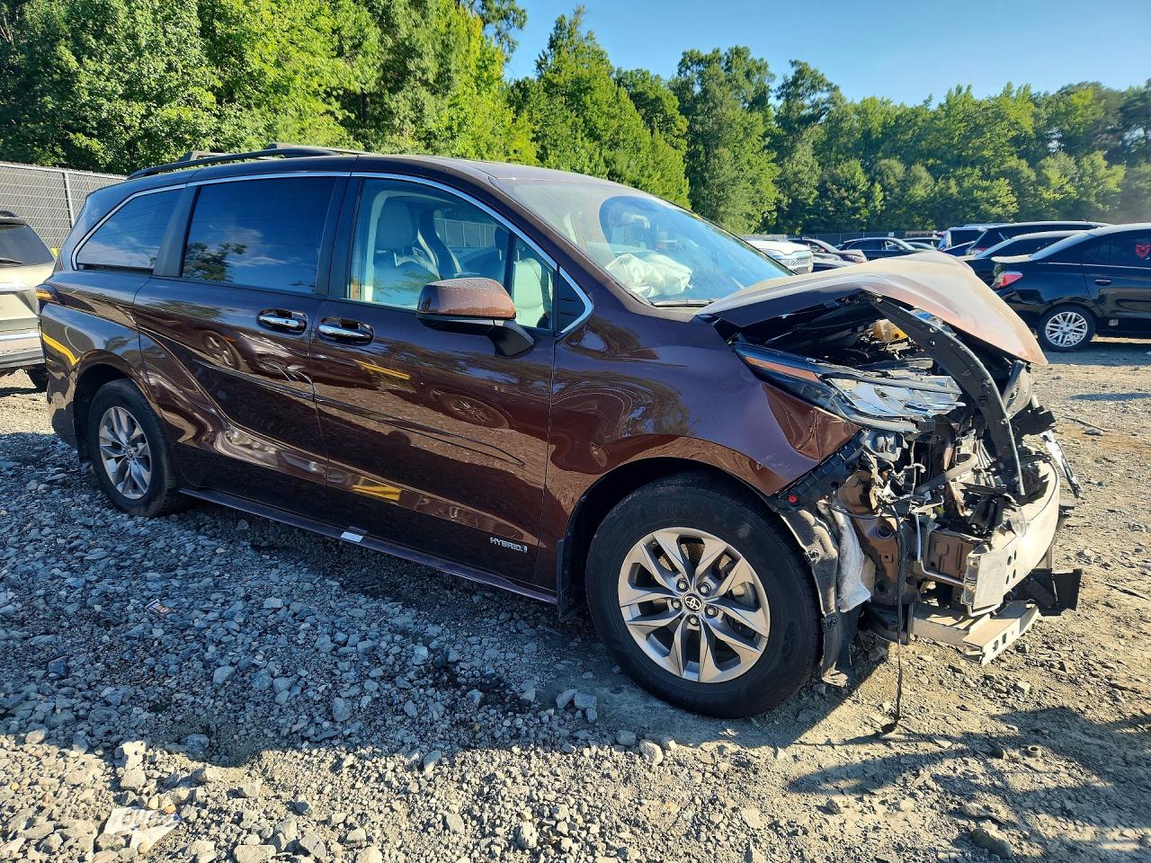 2021 TOYOTA SIENNA XLE — снимка 4