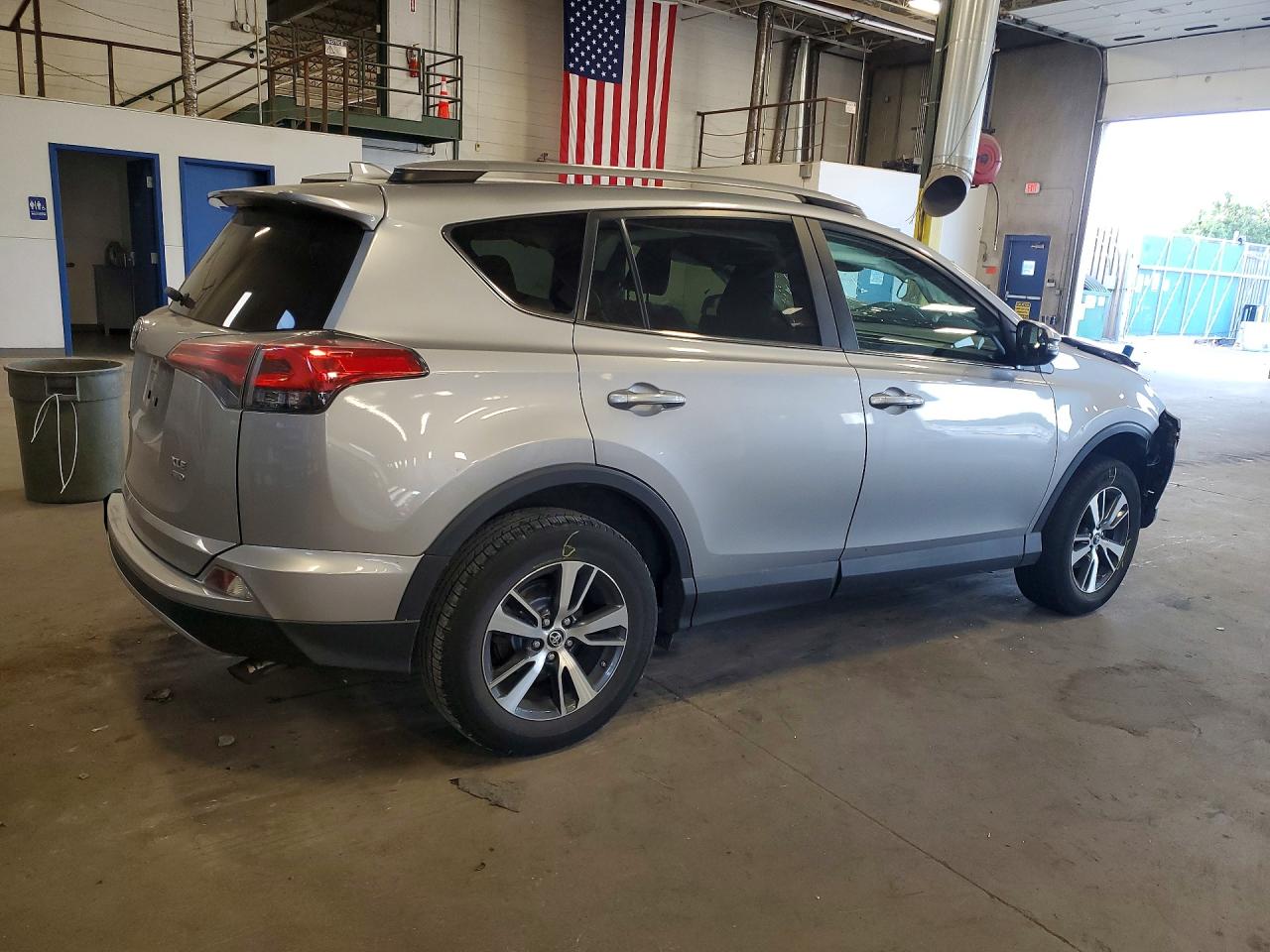2017 TOYOTA RAV4 XLE — снимка 3