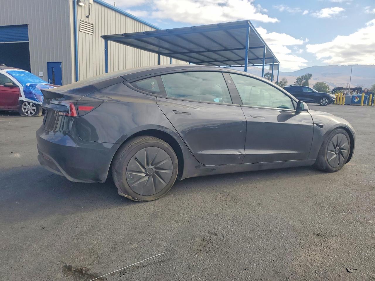2026 TESLA MODEL 3 — снимка 3
