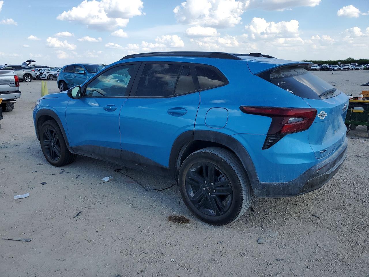 2025 CHEVROLET TRAX ACTIV — снимка 2