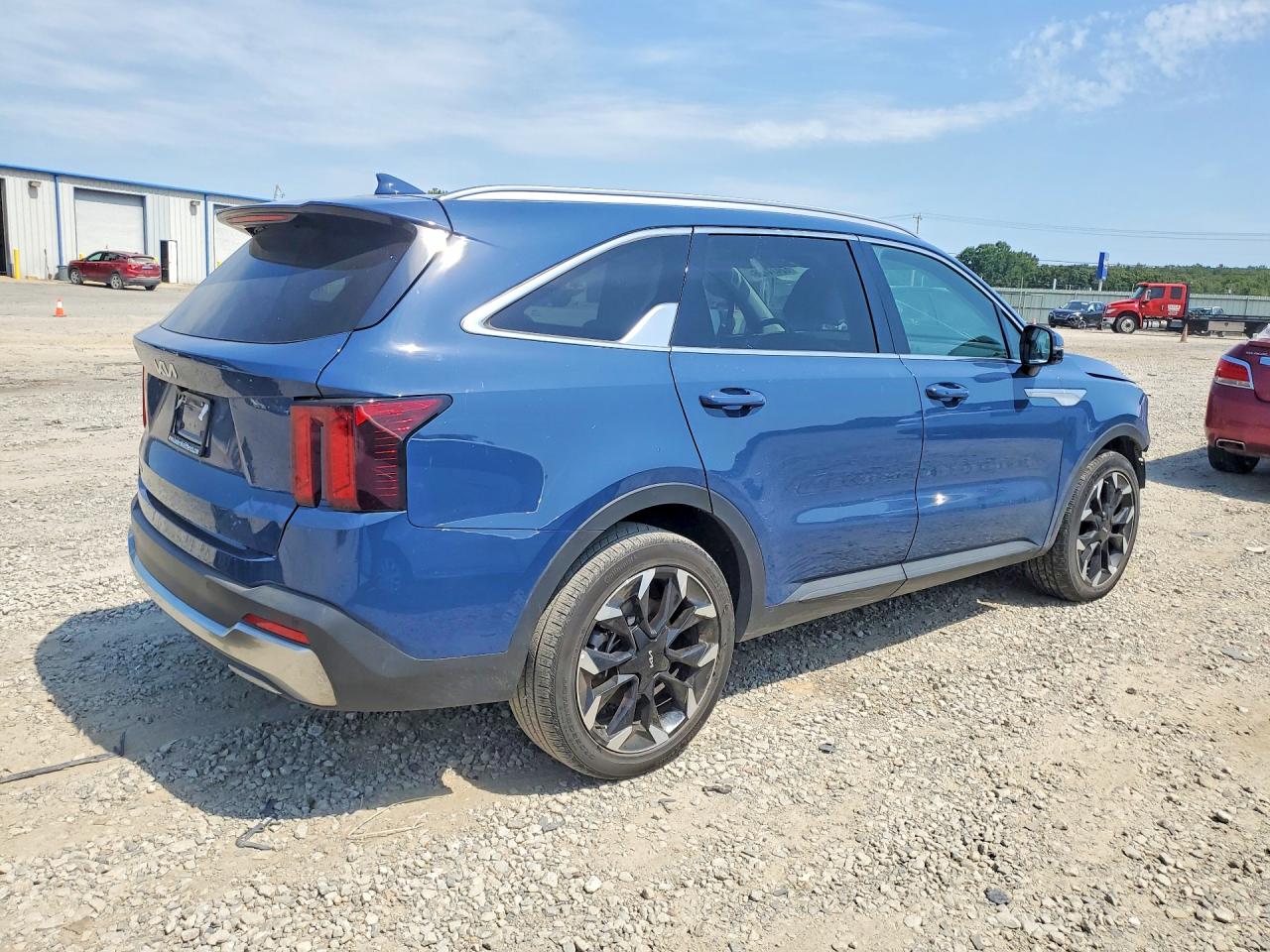 2025 KIA SORENTO EX — снимка 3