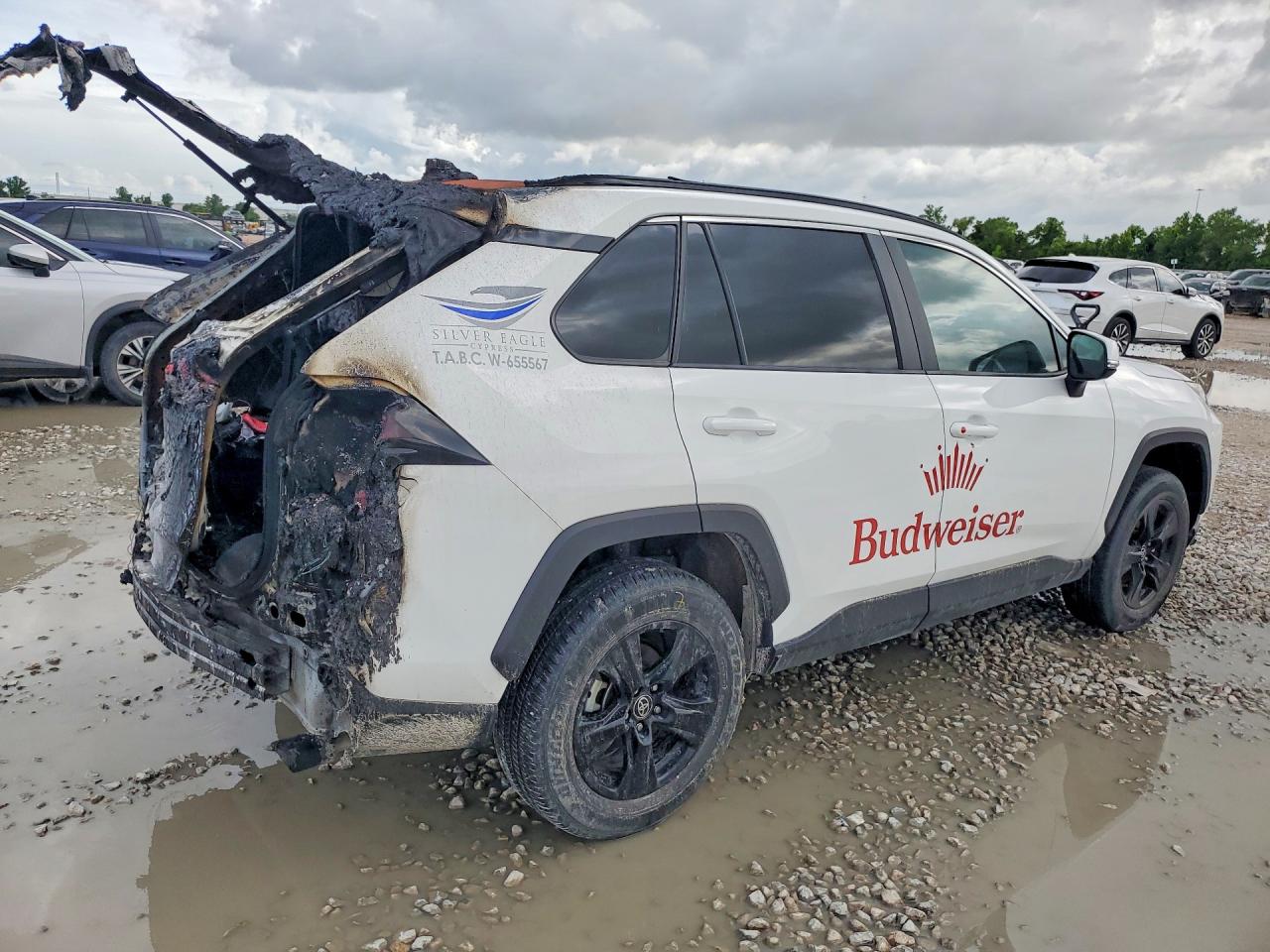 2025 TOYOTA RAV4 XLE — снимка 3