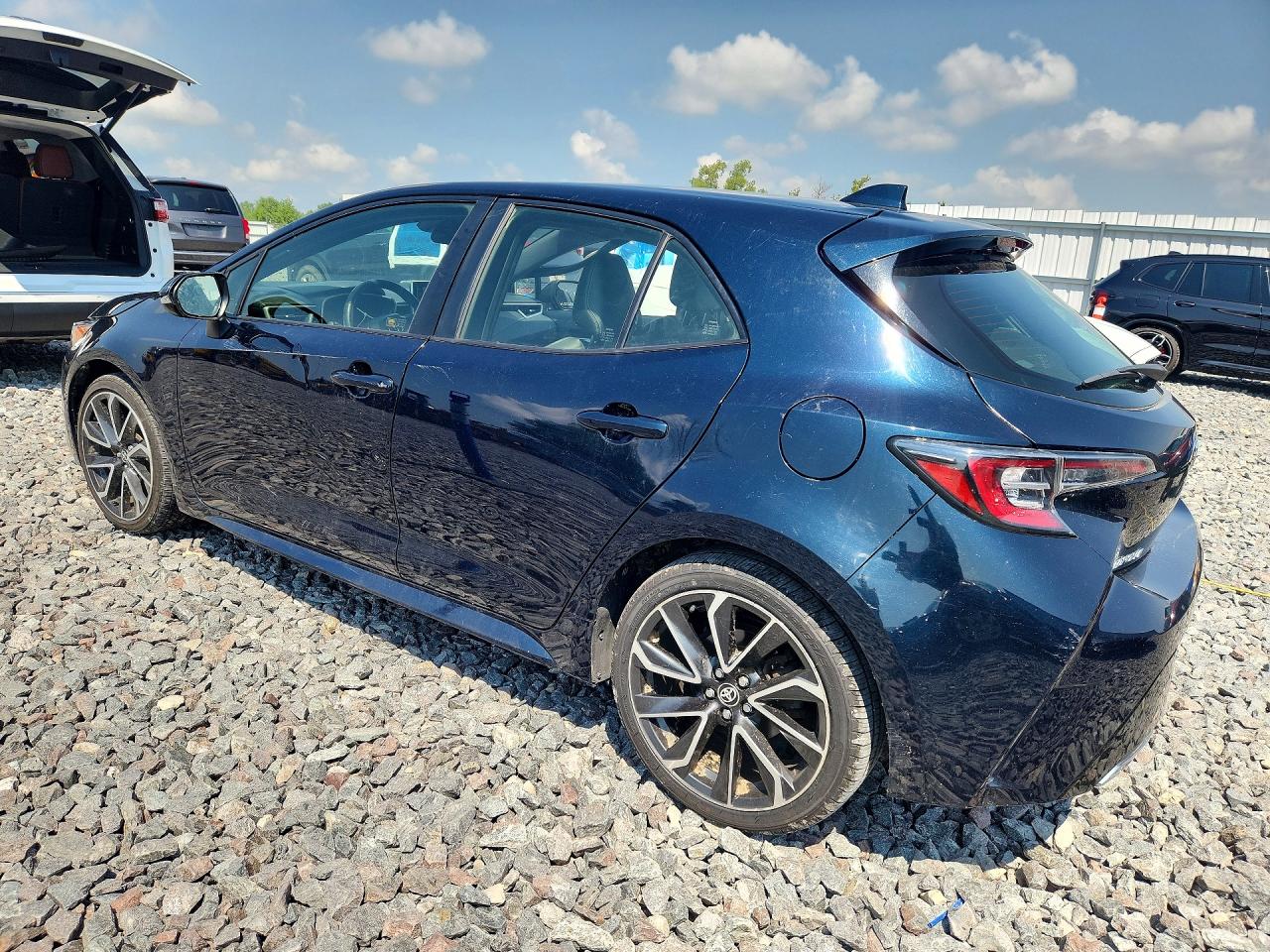 2019 TOYOTA COROLLA HATCHBACK XSE — снимка 2