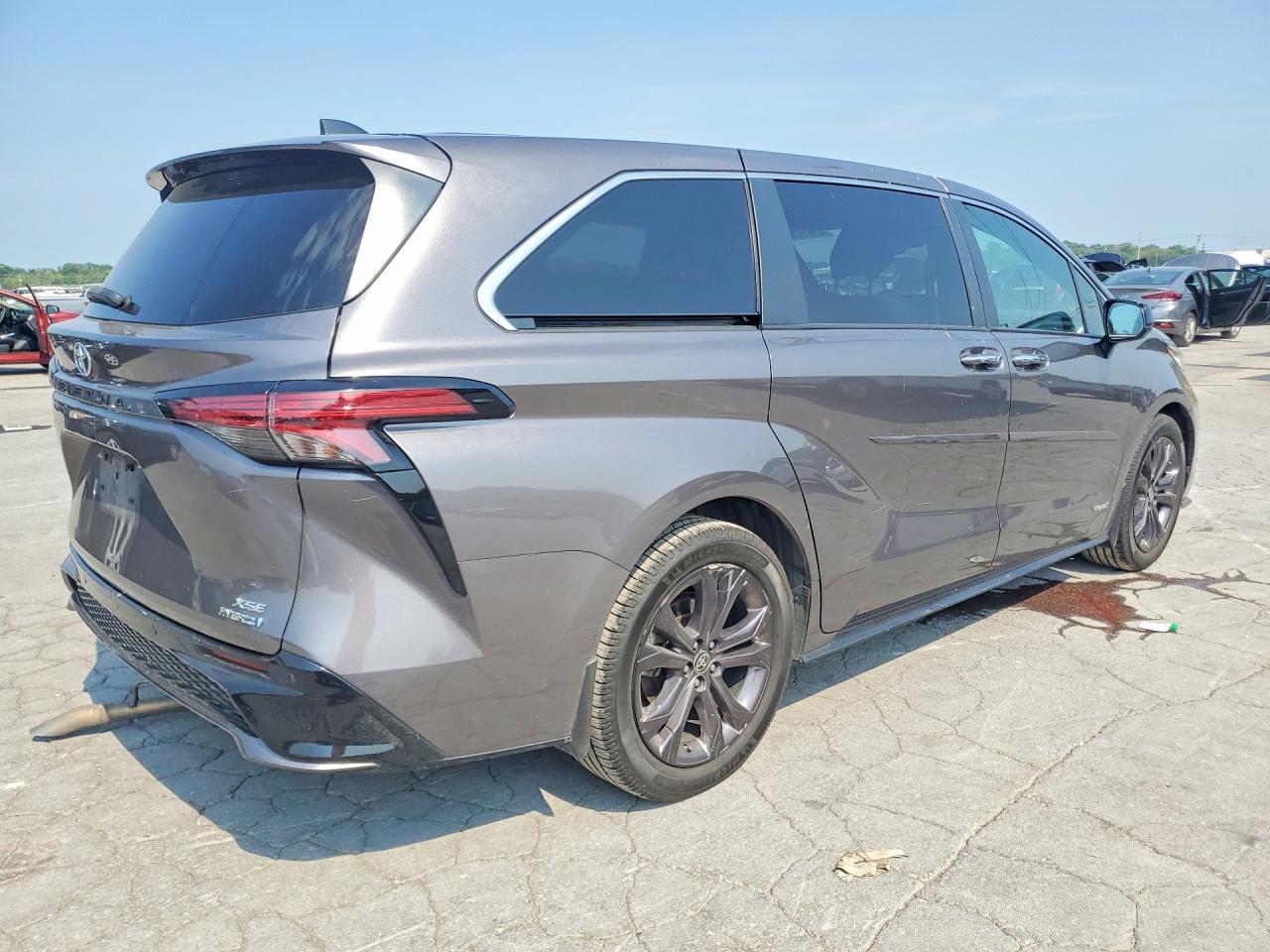 2021 TOYOTA SIENNA XSE — снимка 3
