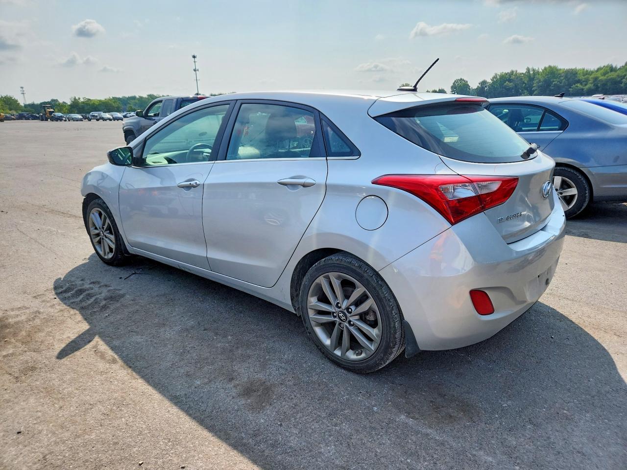 2017 HYUNDAI ELANTRA GT BASE — снимка 2