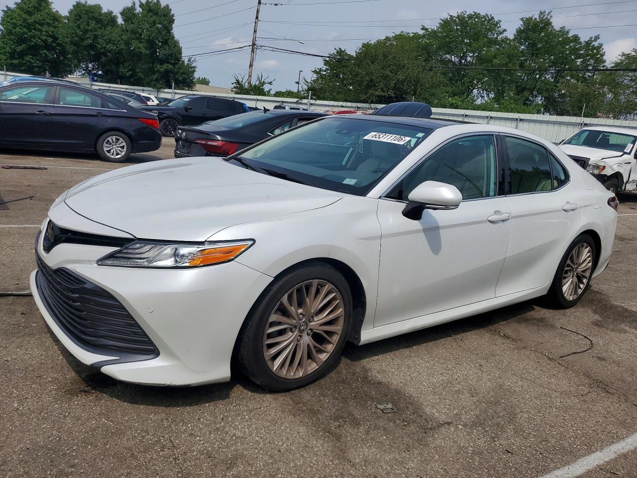 2019 TOYOTA CAMRY XLE