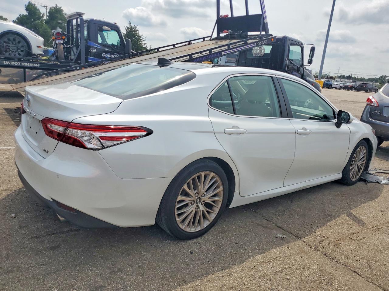 2019 TOYOTA CAMRY XLE — снимка 3