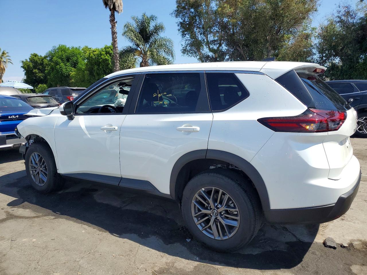2026 NISSAN ROGUE SV — снимка 2