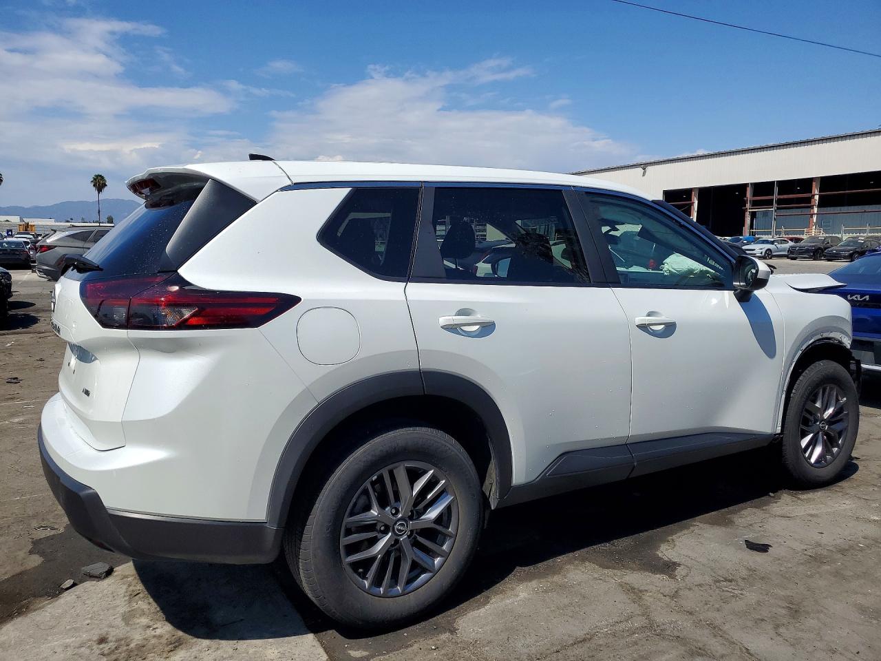 2026 NISSAN ROGUE SV — снимка 3