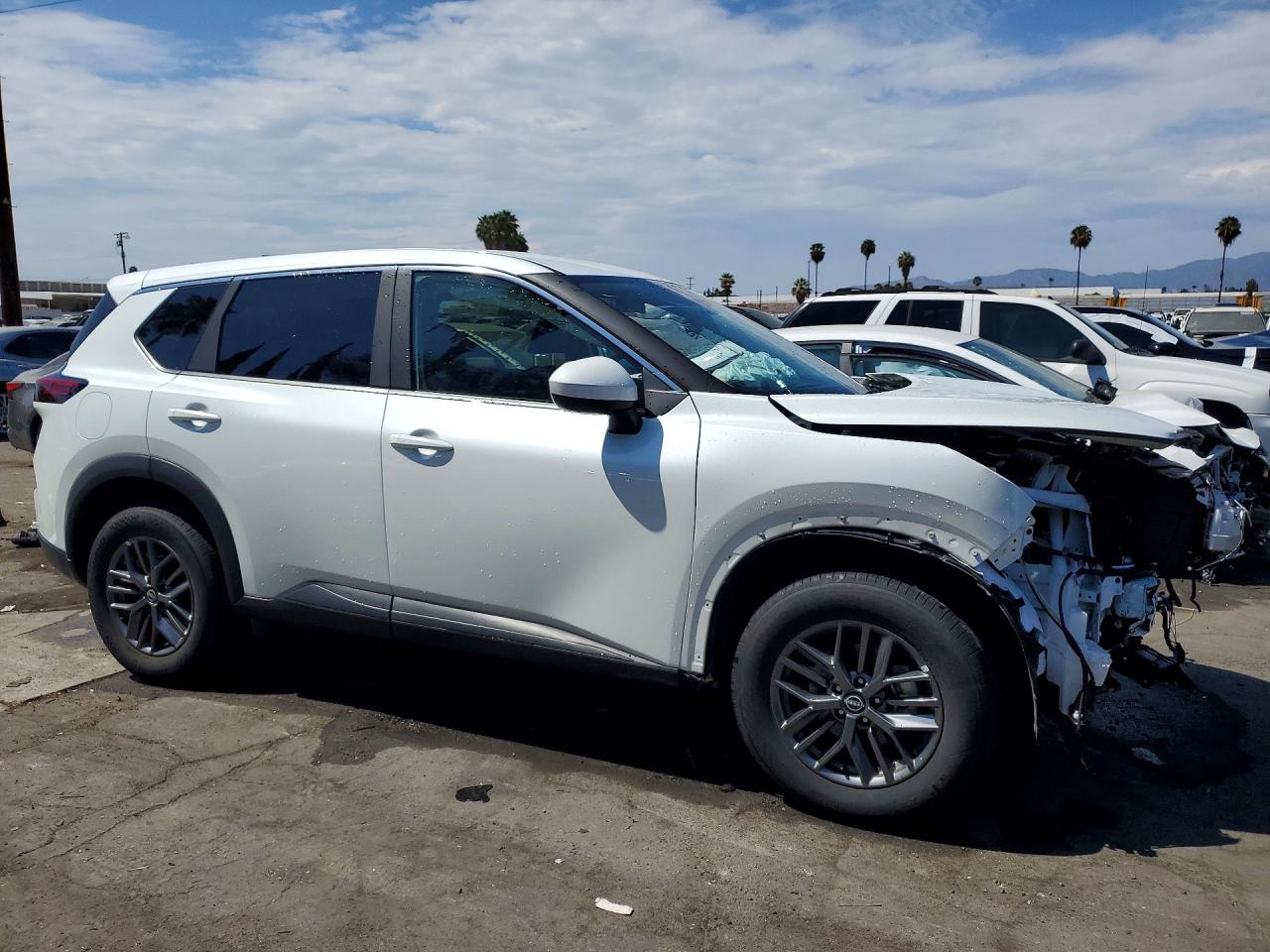 2026 NISSAN ROGUE SV — снимка 4