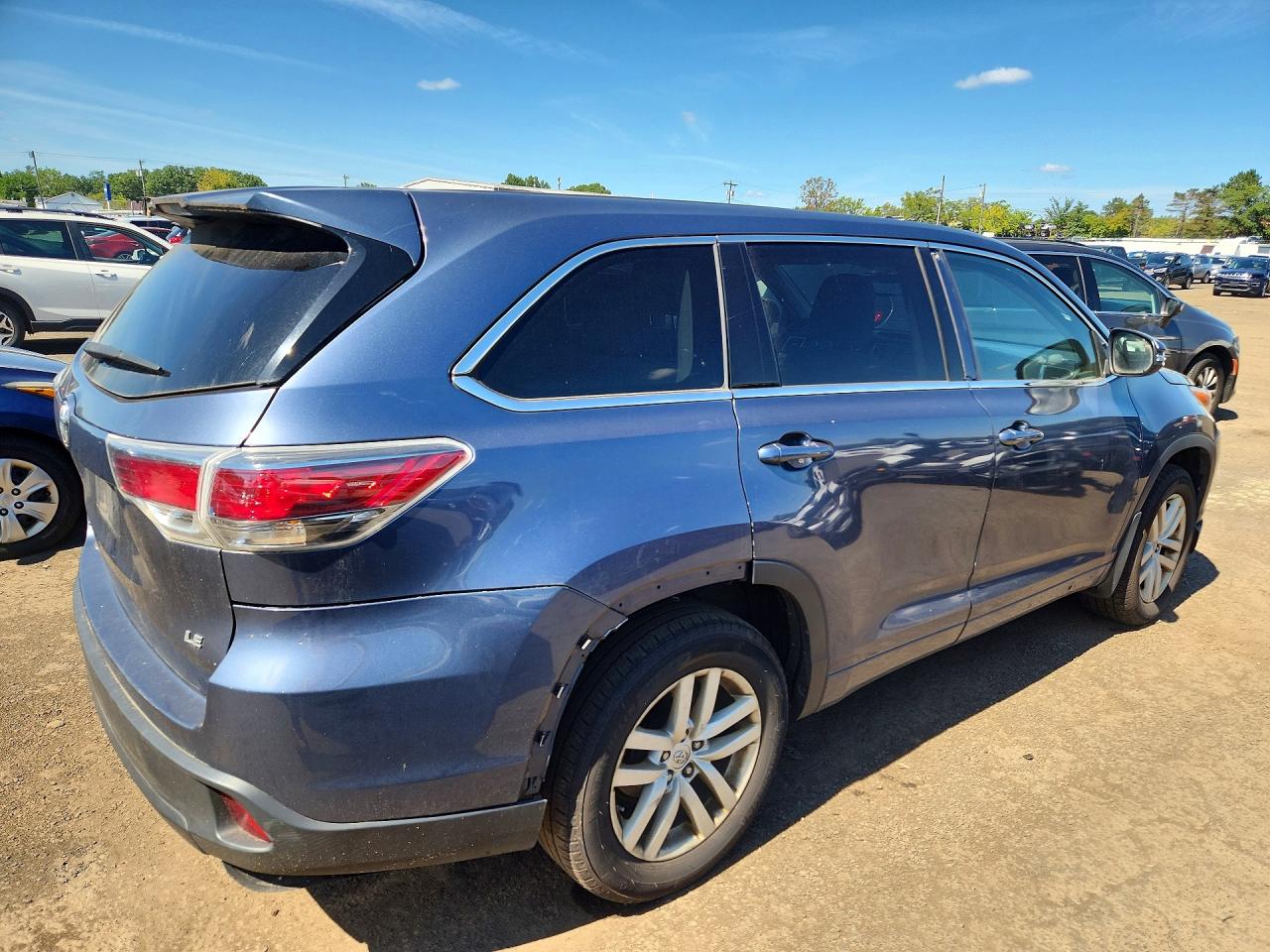 2015 TOYOTA HIGHLANDER LE — снимка 3