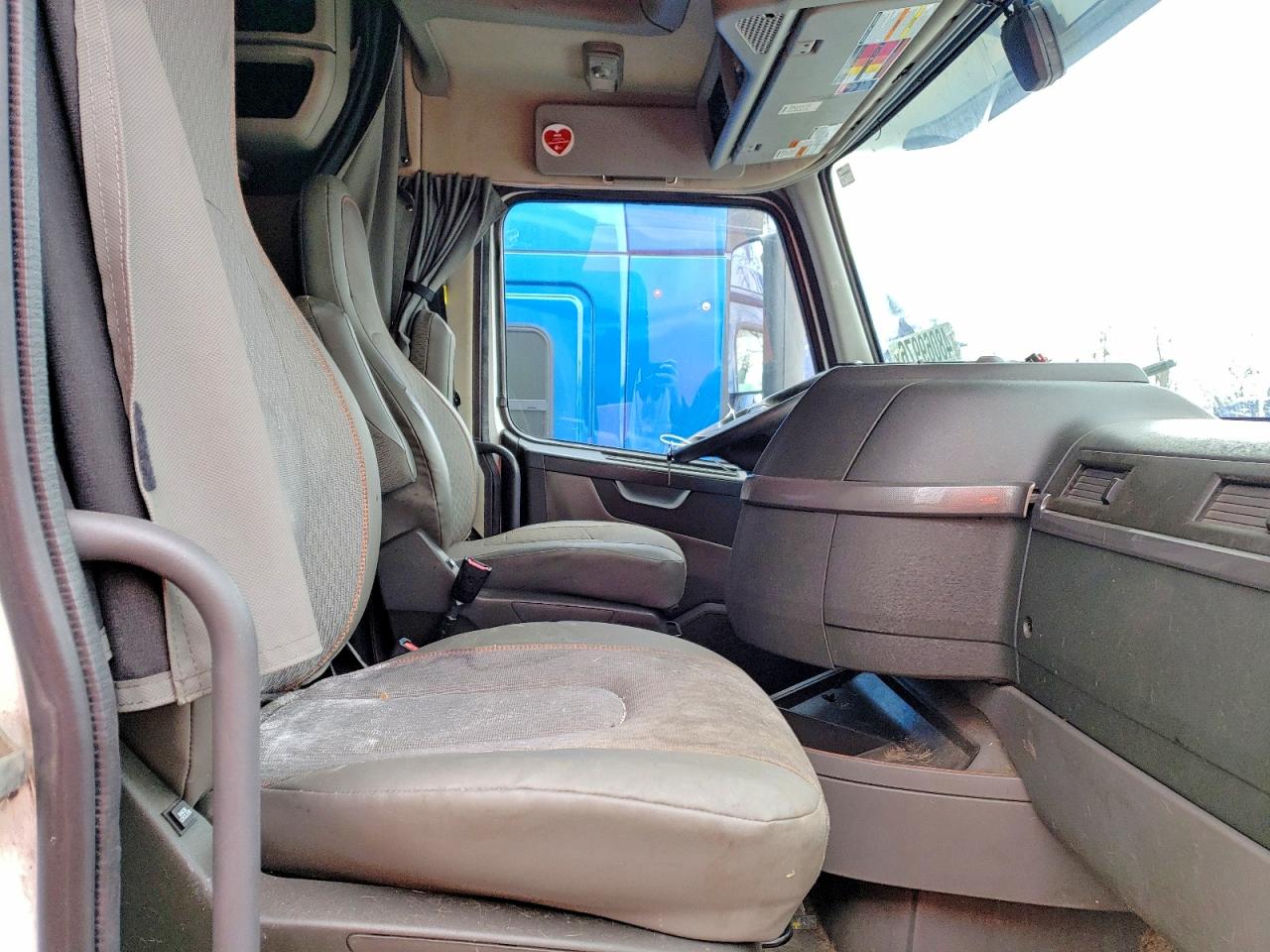 2021 VOLVO VNL — снимка 5