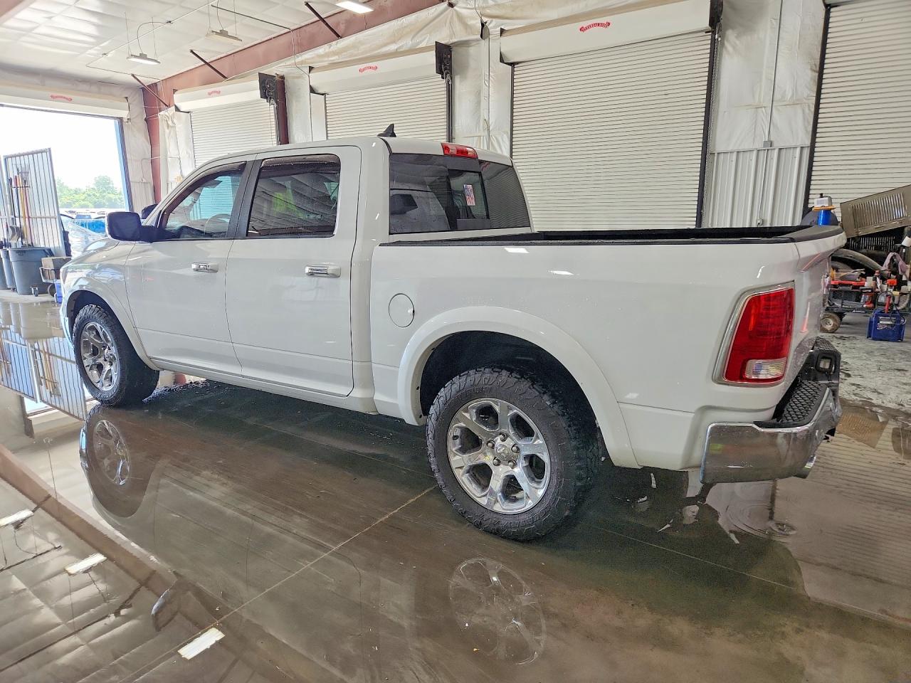 2017 RAM 1500 LARAMIE — снимка 2