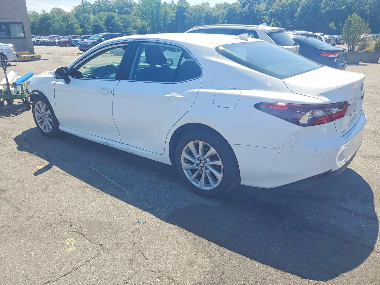2022 TOYOTA CAMRY LE — снимка 2