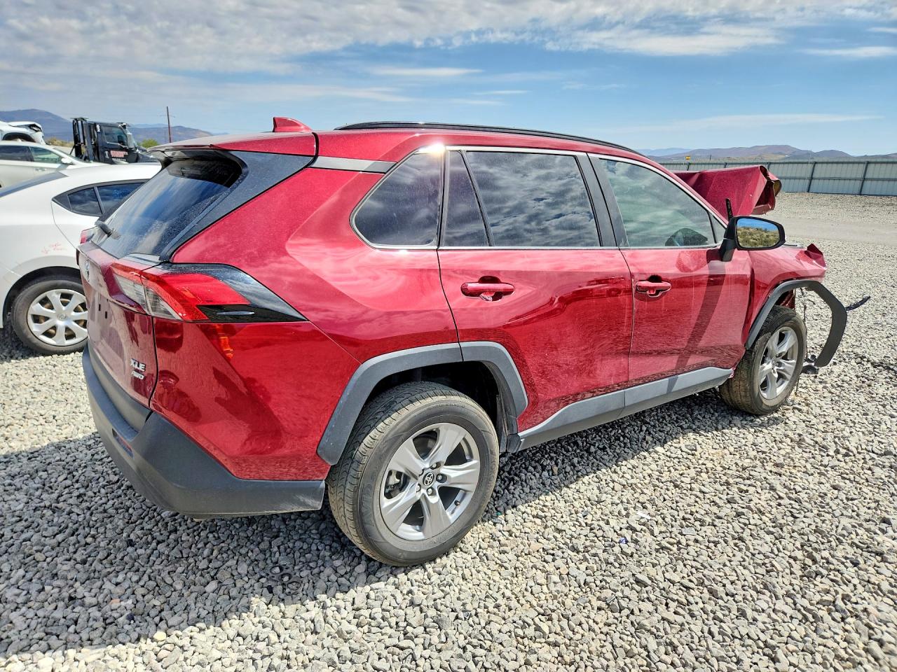 2023 TOYOTA RAV4 XLE — снимка 3