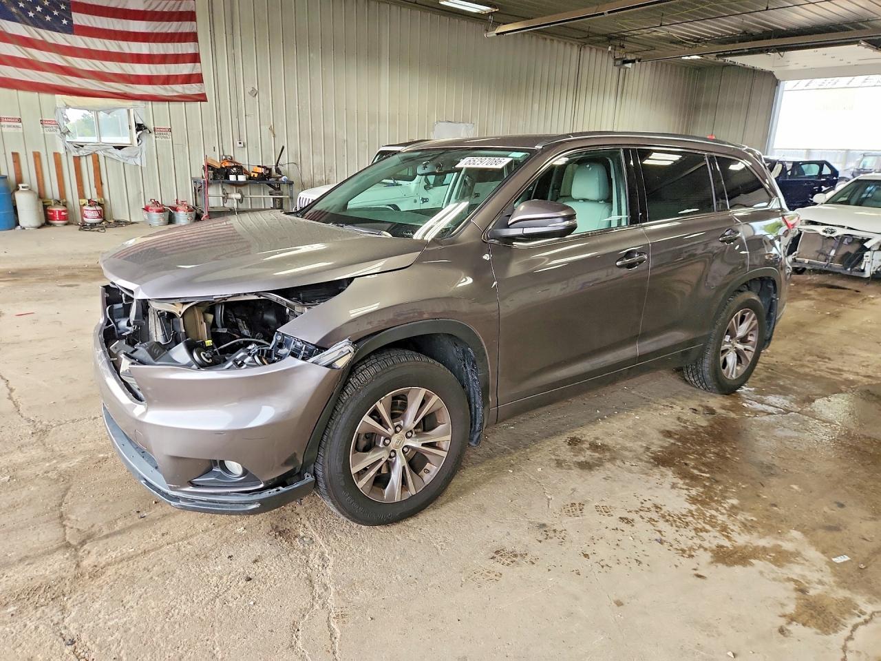2015 TOYOTA HIGHLANDER XLE