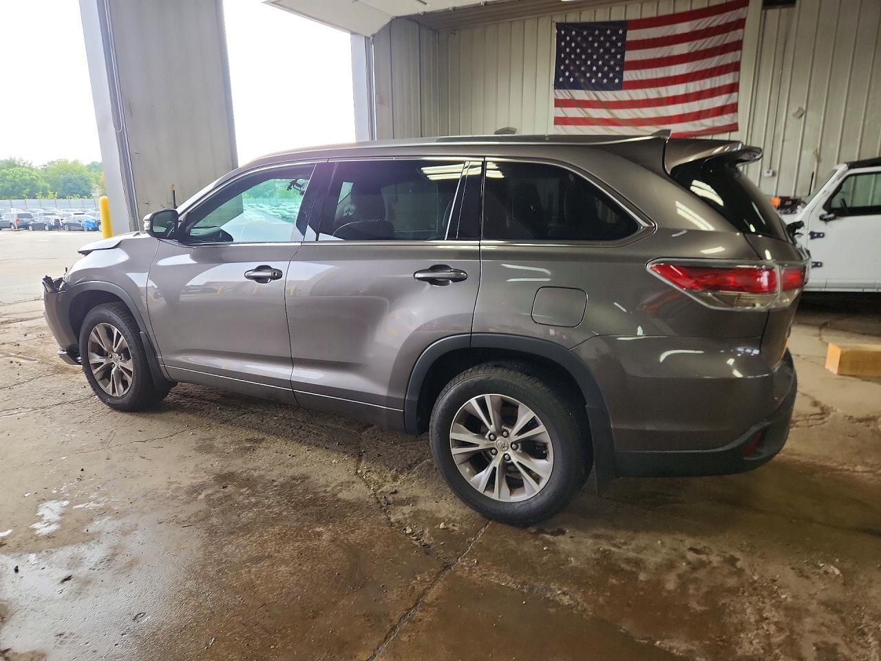 2015 TOYOTA HIGHLANDER XLE — снимка 2