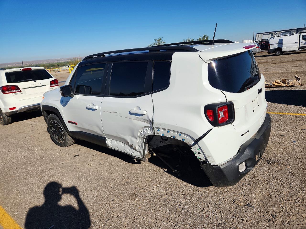 2023 JEEP RENEGADE TRAILHAWK — photo 2