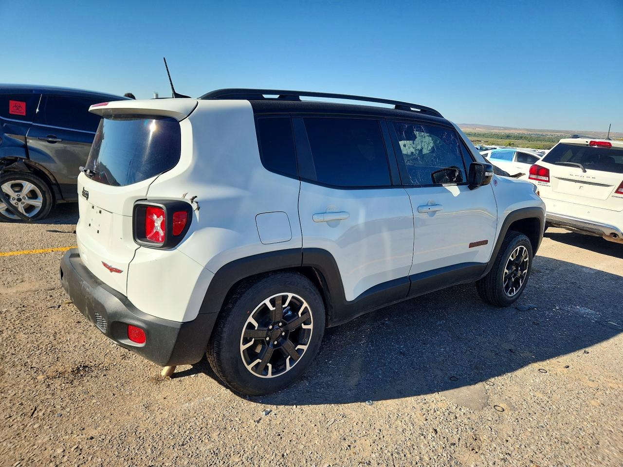 2023 JEEP RENEGADE TRAILHAWK — photo 3