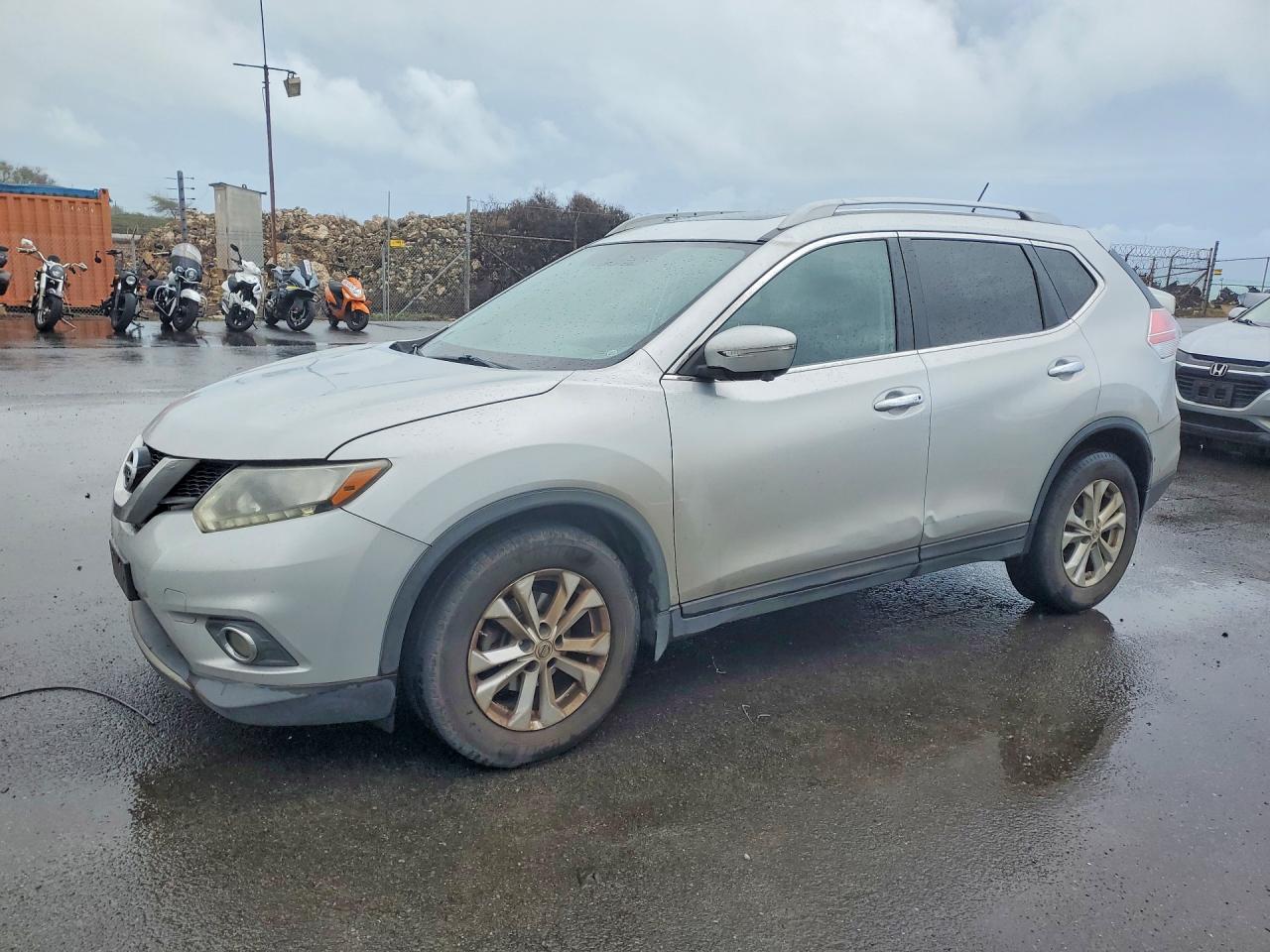 2015 NISSAN ROGUE SV