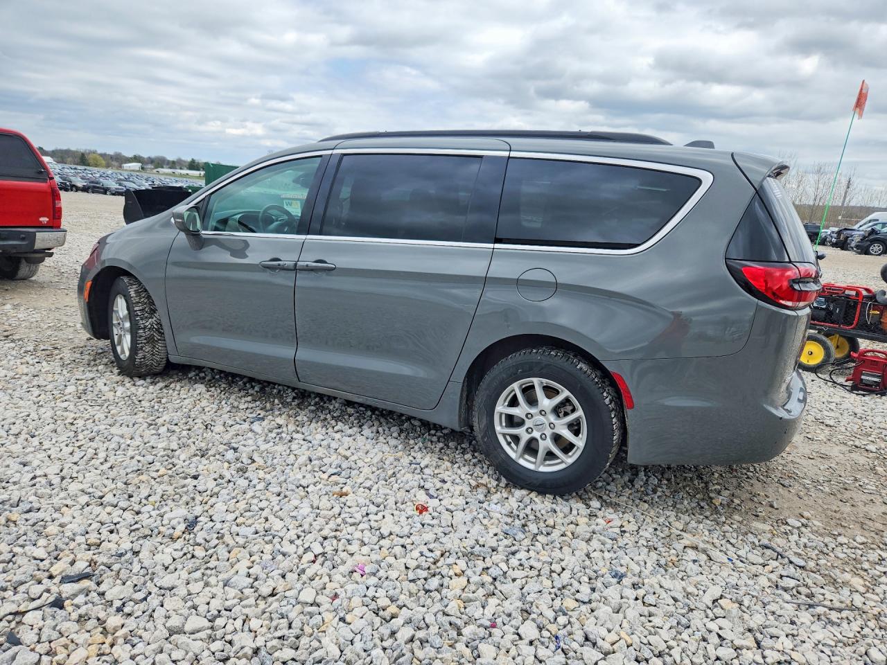 2022 CHRYSLER PACIFICA TOURING L — снимка 2