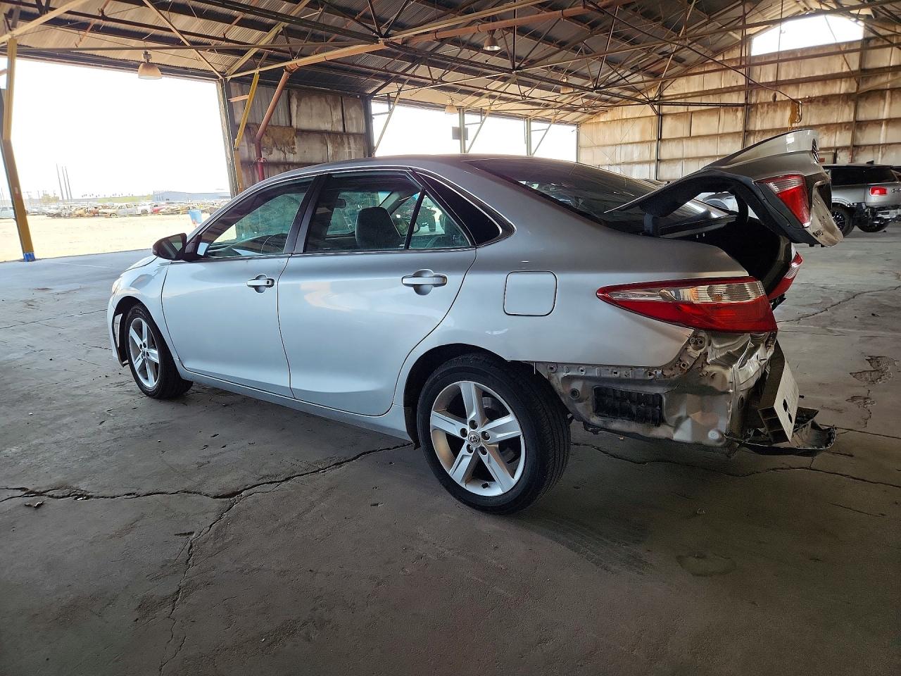2016 TOYOTA CAMRY SE — снимка 2