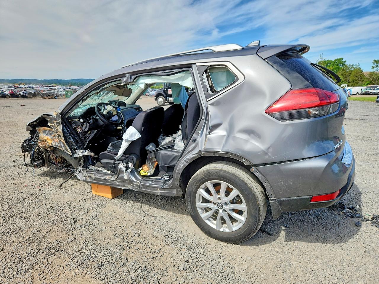 2017 NISSAN ROGUE SV — снимка 2