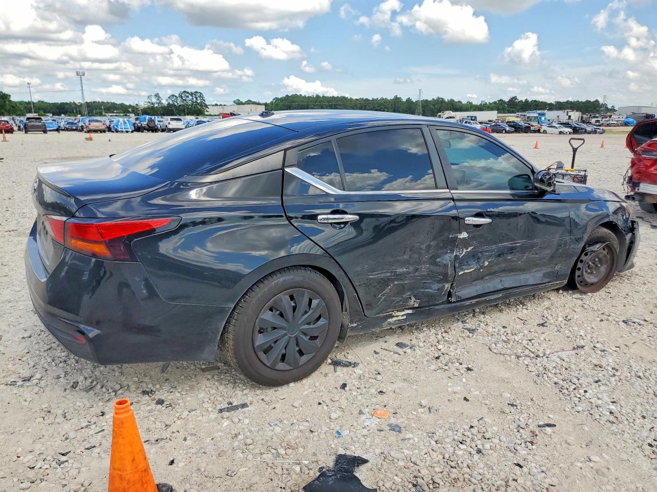 2020 NISSAN ALTIMA S — снимка 3