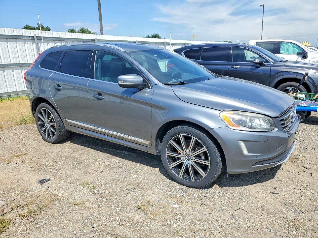 2016 VOLVO XC60 T5 PLATINUM — снимка 4