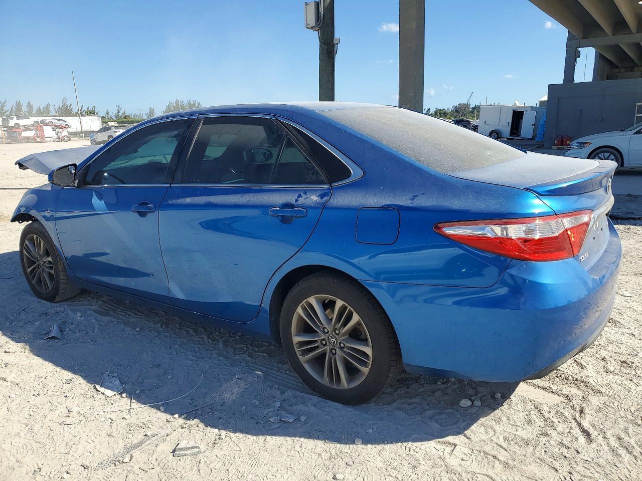 2017 TOYOTA CAMRY SE — снимка 2