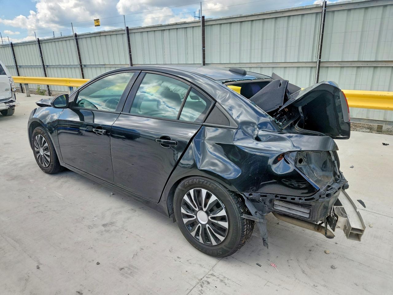 2016 CHEVROLET CRUZE LIMITED LS — снимка 2