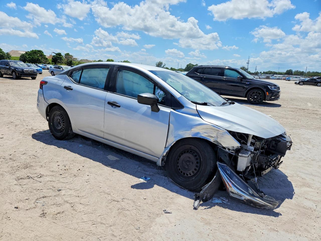 2020 NISSAN VERSA S — снимка 4