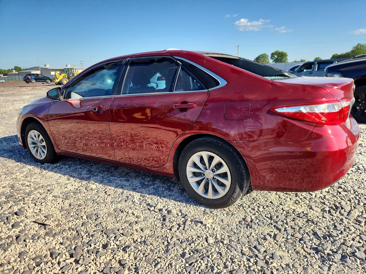 2015 TOYOTA CAMRY LE — снимка 2