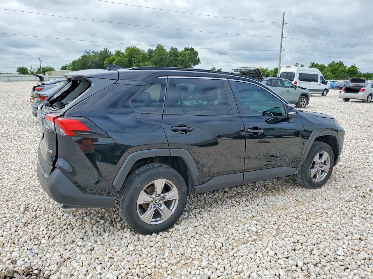 2023 TOYOTA RAV4 XLE — снимка 3