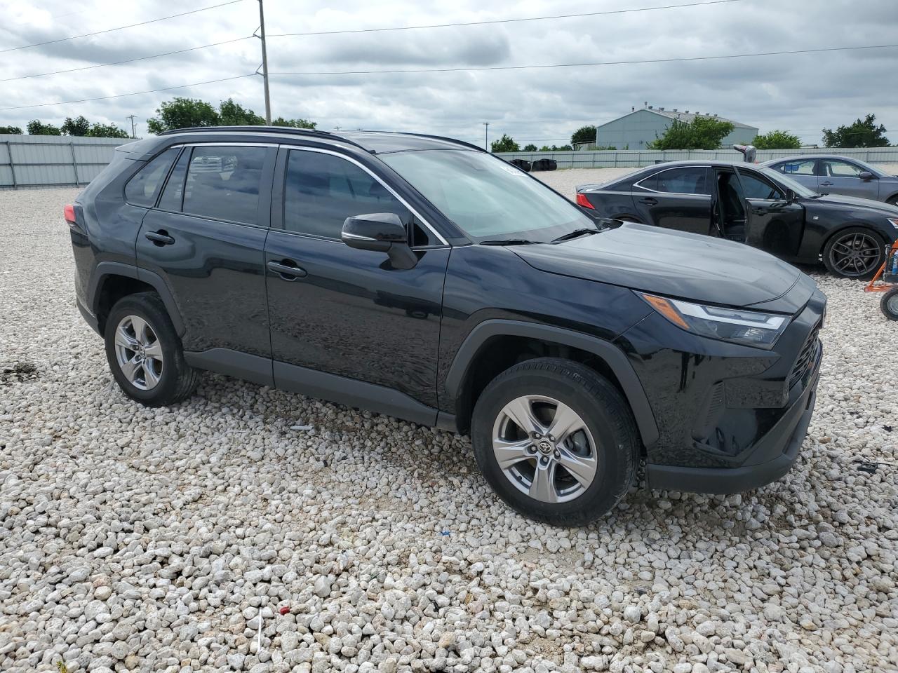 2023 TOYOTA RAV4 XLE — снимка 4